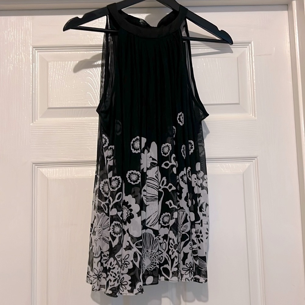 Kenar Sheer Black Flowy Floral Top with Attached Shell- size Small, EUC